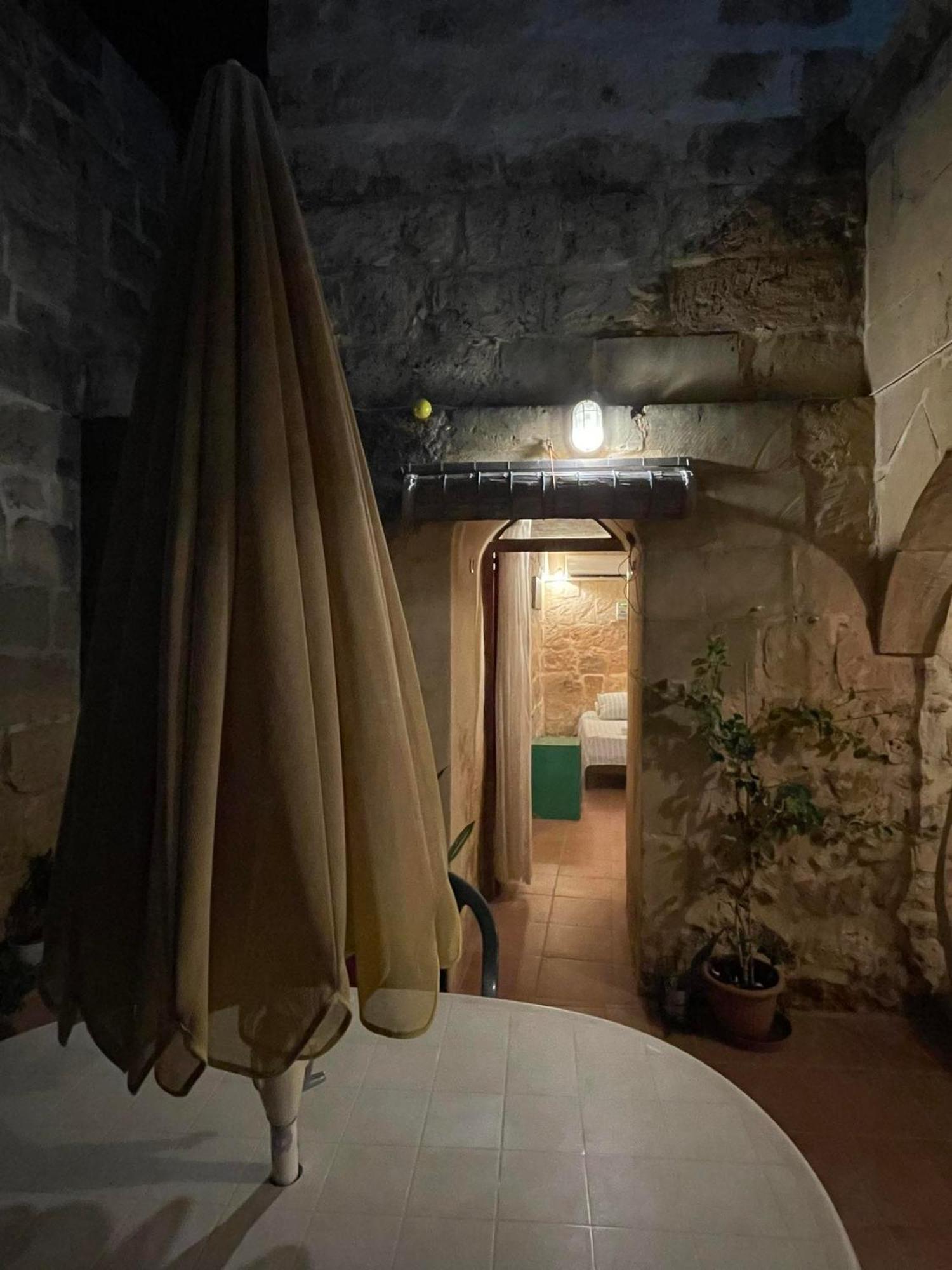 Casa vacanze 400yr In Gozo - Entire *