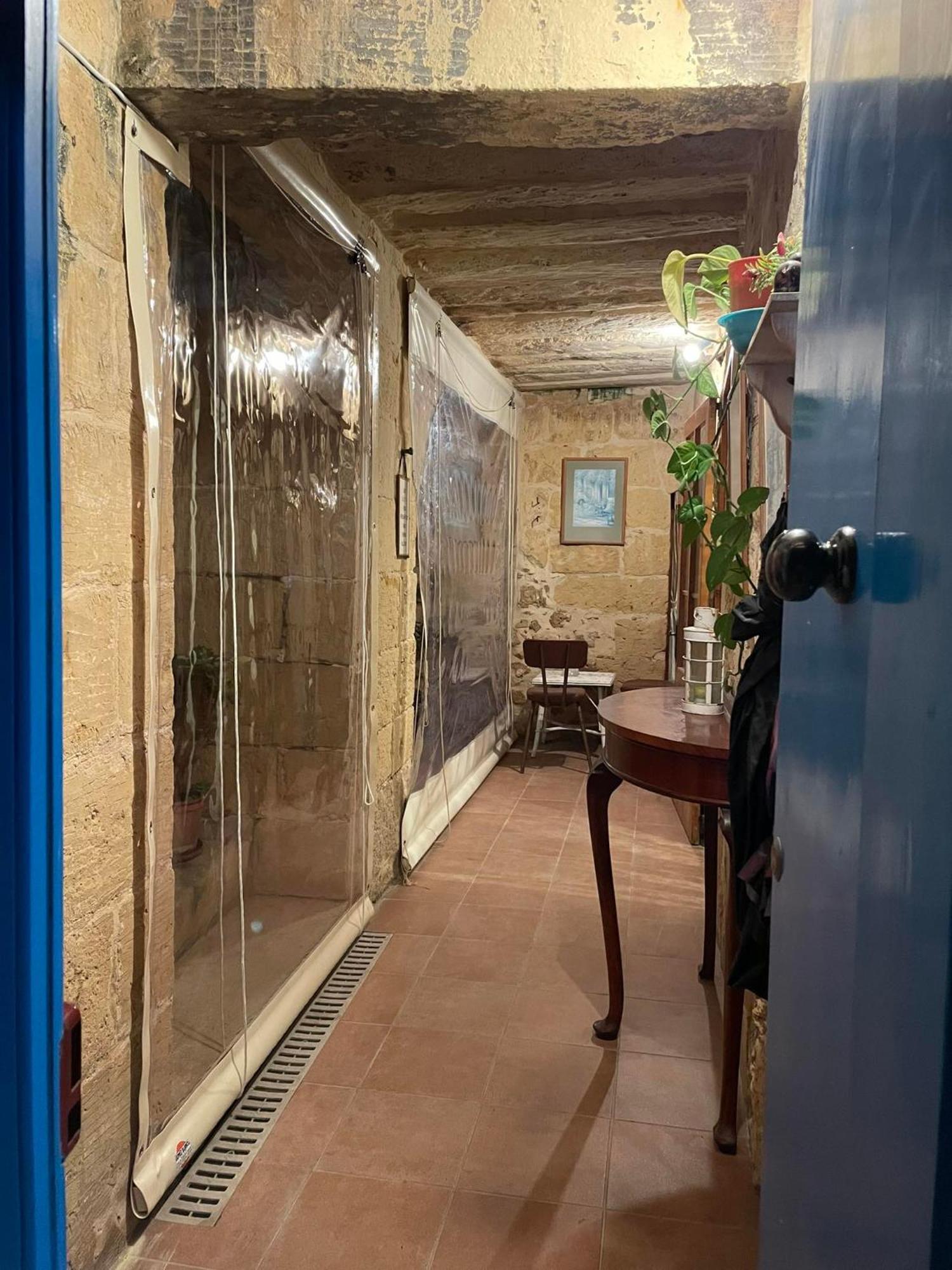 400yr In Gozo - Entire *